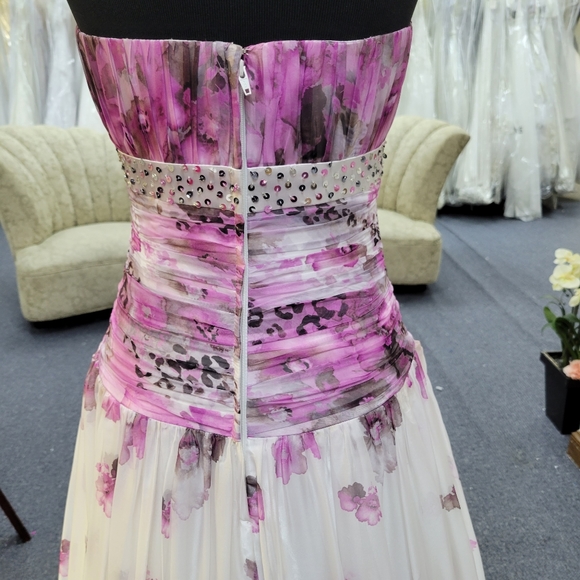 CIRE PINK/WHITE FLOWY DRESS - Picture 8 of 9